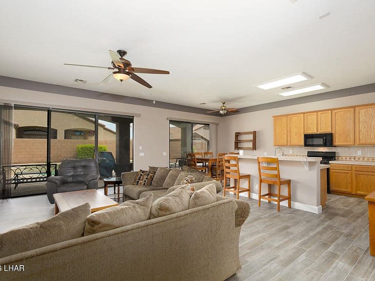 3834 Surrey Hills Ln photo 5