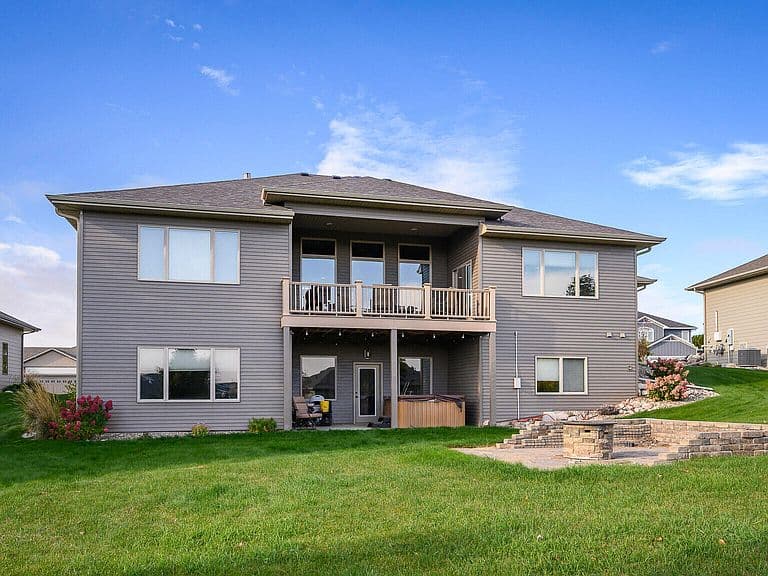 3707 Valley Dr photo 3