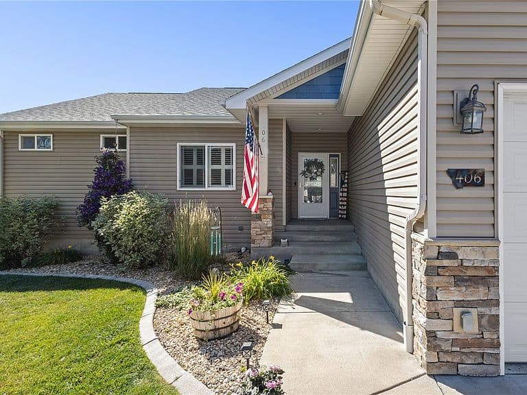 406 Roundhouse Dr photo 1