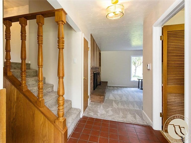 1706 Mariposa Ln photo 2