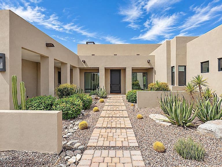 6134 W Seven Saguaros Cir photo 4
