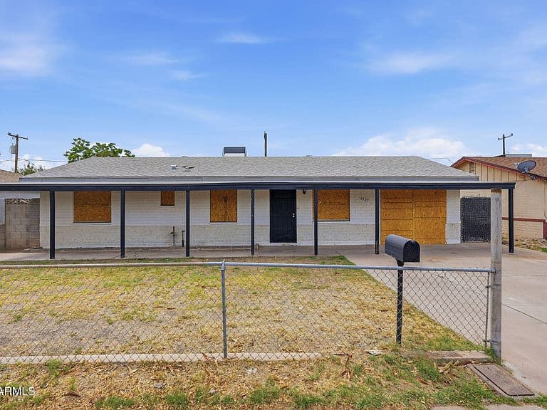 1723 W CHERYL Drive photo 1