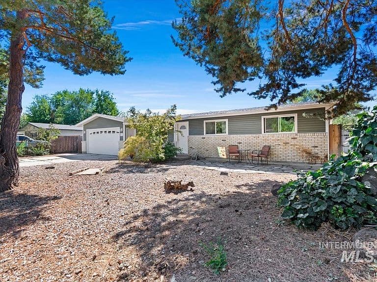 9933 W Tudor Dr photo 2