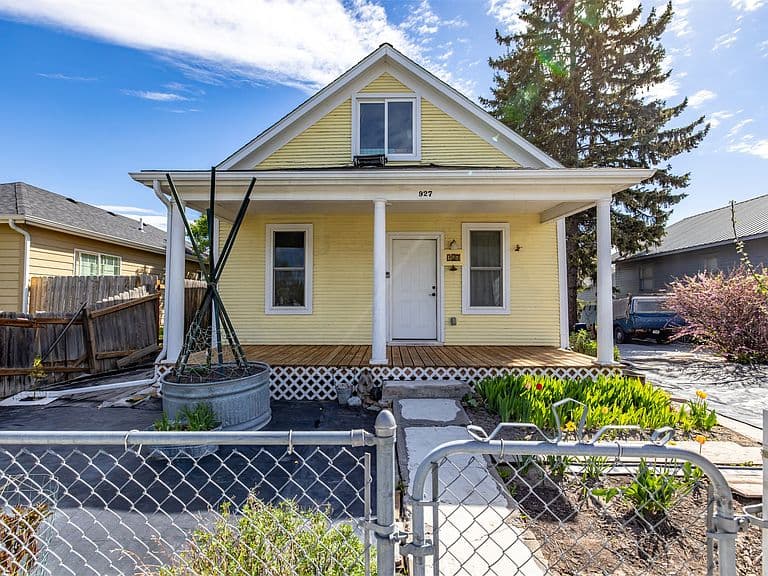 927 4th Ave W photo 4