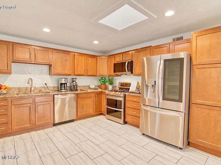745 N Richey Blvd photo 4