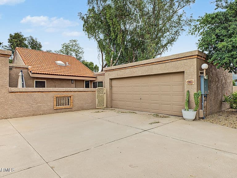 4138 E LARKSPUR Drive photo 2