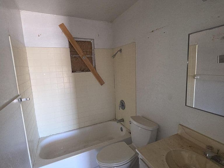3038 W CORONADO Road photo 5