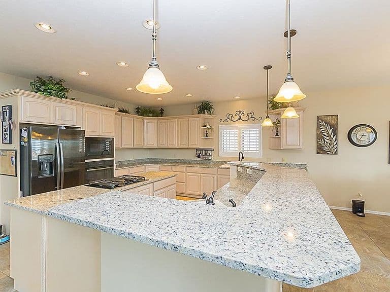 1210 Fawn Cir photo 2