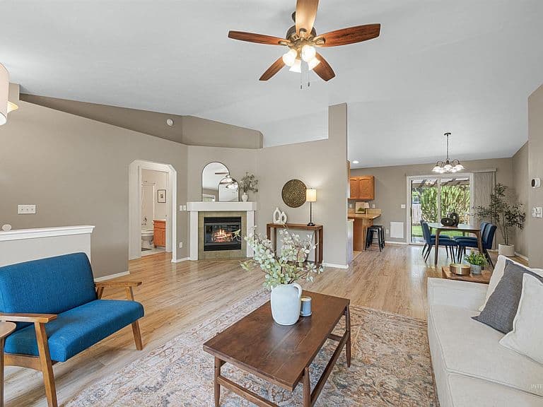 5522 S Santa Cruz Way photo 2