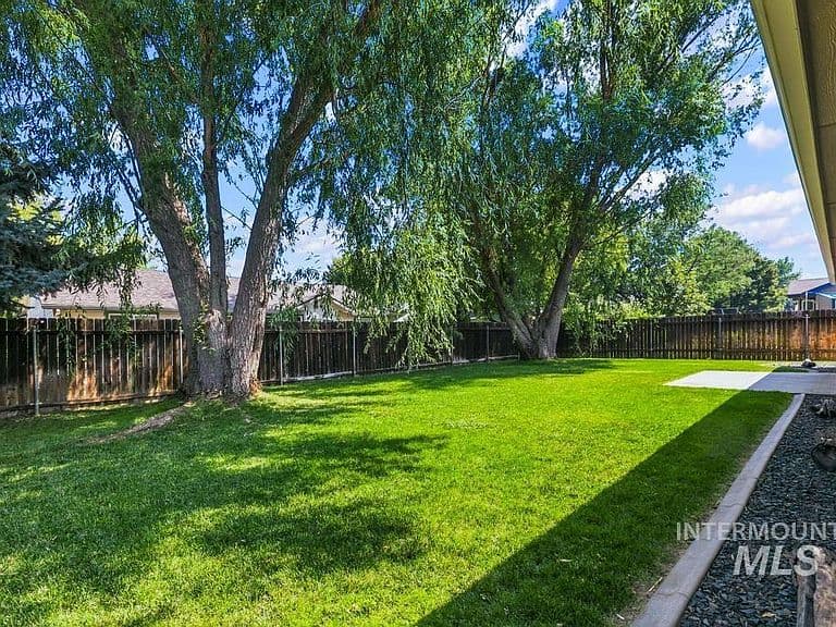 7710 N Dodgin Ave photo 2