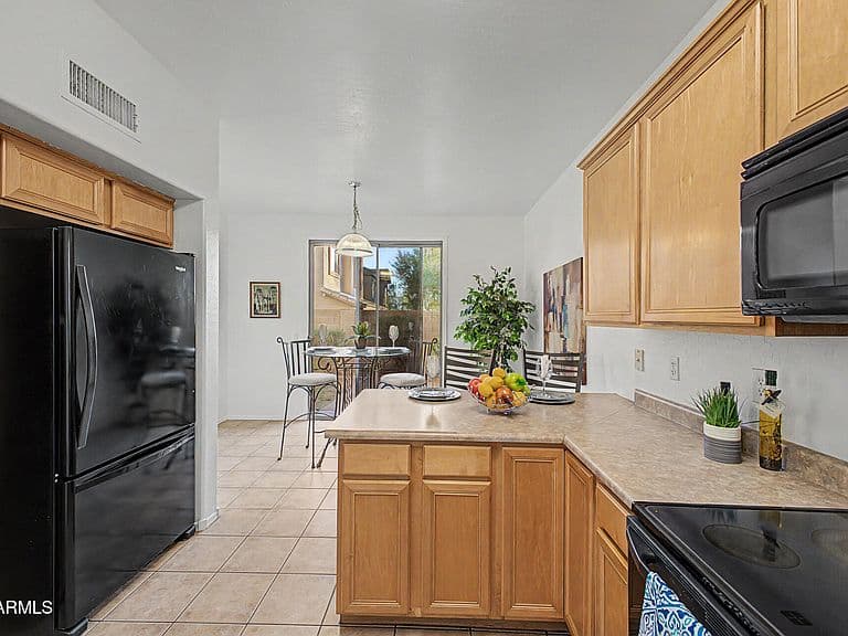 16902 S CEDARWOOD Lane photo 5