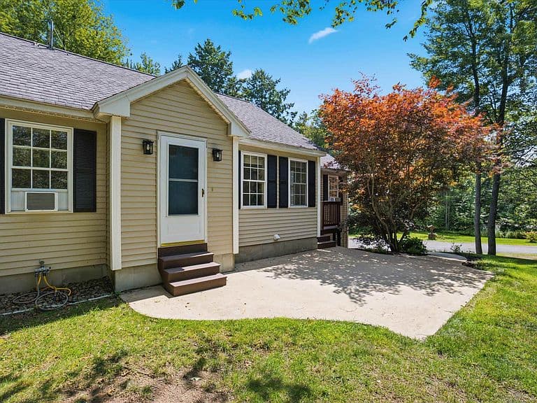 71 Butterfield Road photo 2