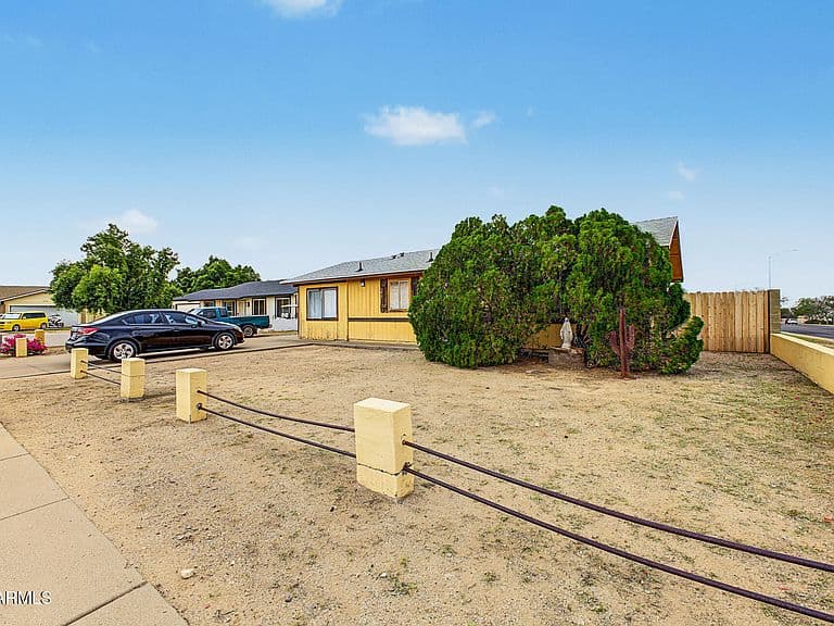 1860 N REVOLTA Circle photo 3