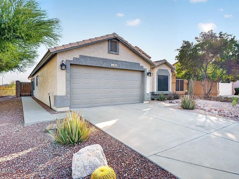 1921 E SIESTA Lane photo 2