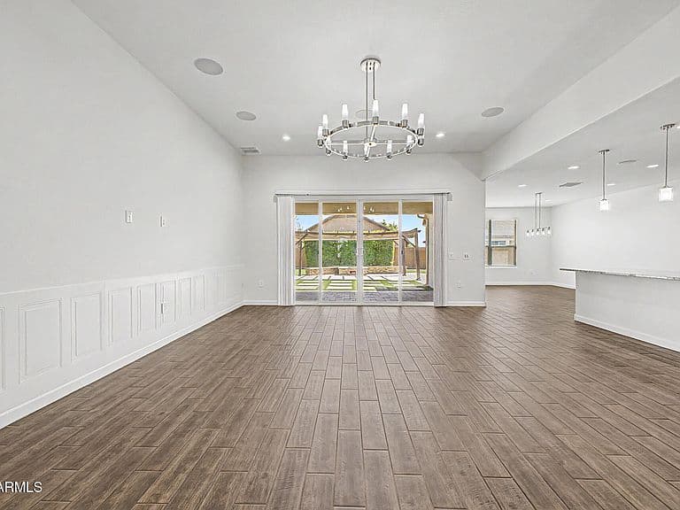 38053 W SANTA BARBARA Avenue photo 4