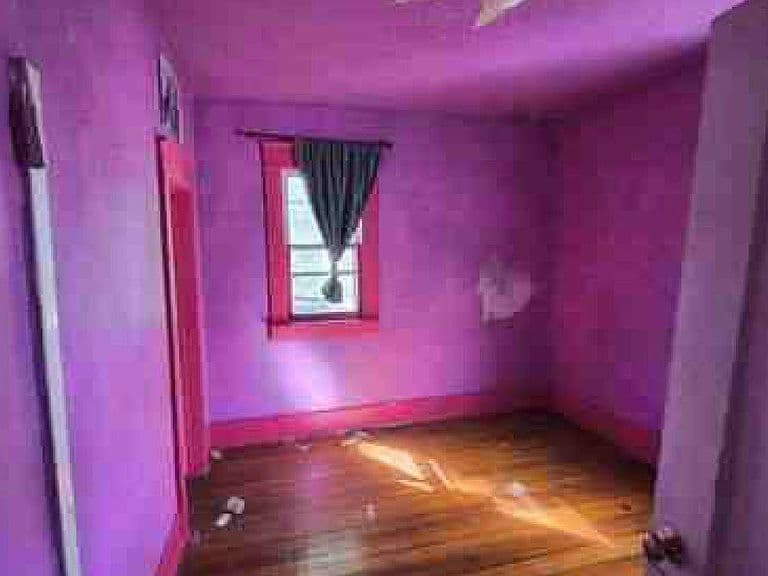 331 Benton Ave photo 4