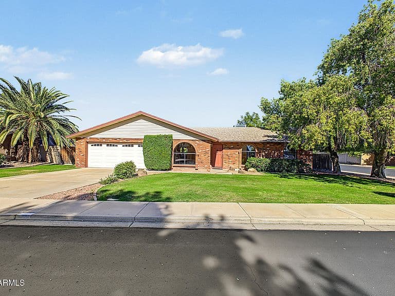 2856 E DOWNING Circle photo 1