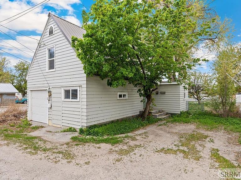 484 G St photo 1