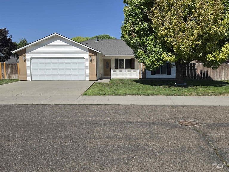1431 Autumn Way photo 1