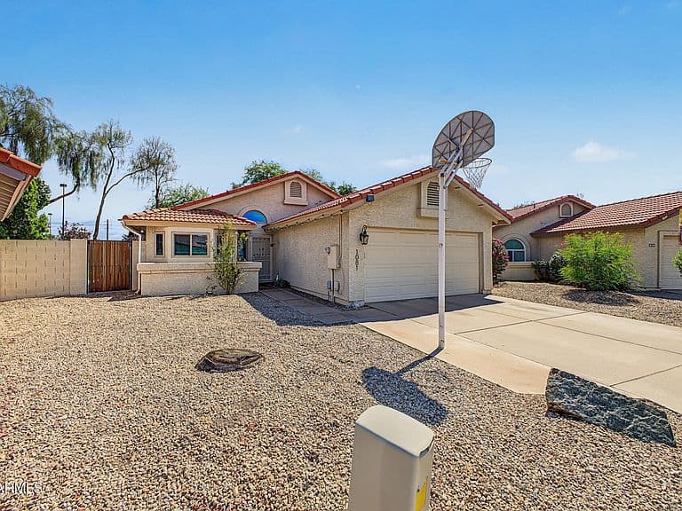 1081 N WILLOW Street photo 5