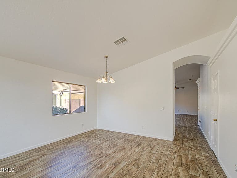 10549 W MAGNOLIA Street photo 4