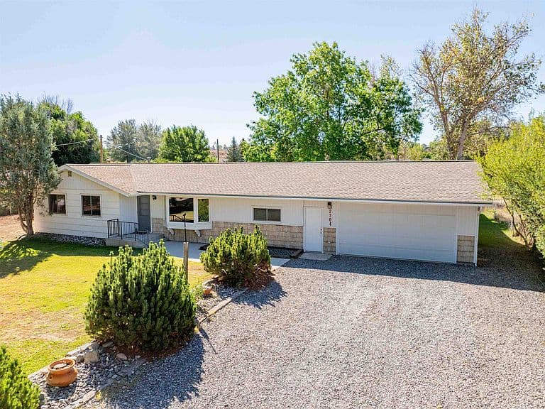 2704 Cowgill Rd photo 1