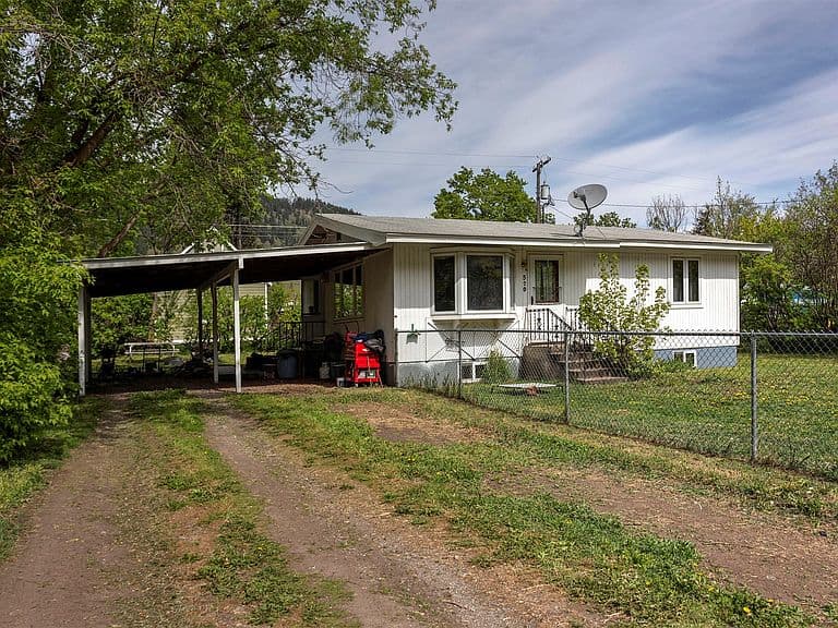 520 Iowa Ave photo 2
