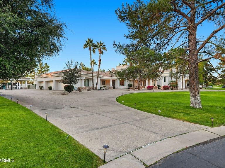 6 E OAKWOOD HILLS Drive photo 4