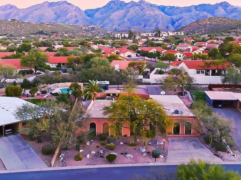 7351 E Sabino Vista Dr photo 2