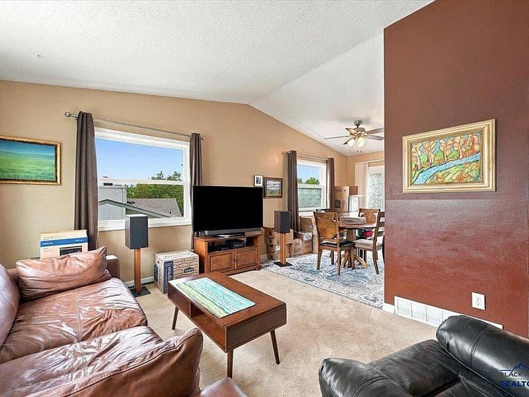 2706 Tomahawk Dr photo 5