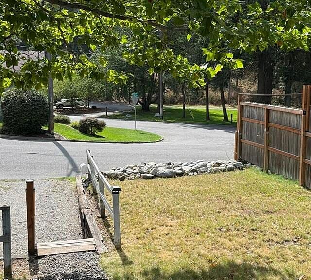 1007 E Mountain Ave photo 3
