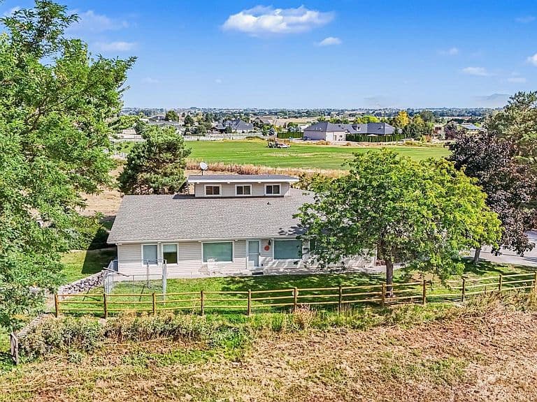 7420 E Lewis Ln photo 3