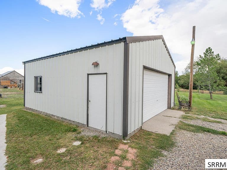 3363 E 81 N photo 2