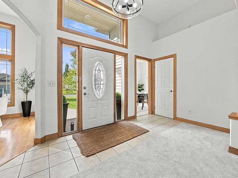 718 N Sedona Dr photo 4