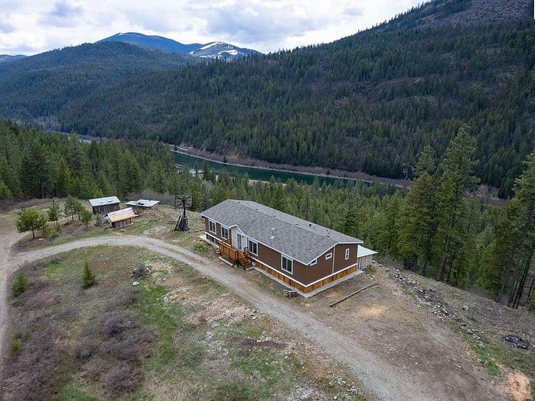 79714 Highway 2 photo 1