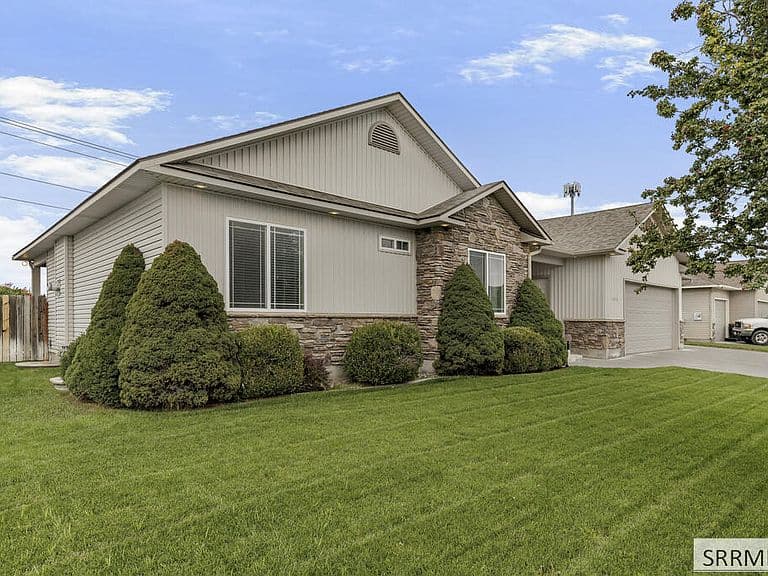 3570 Sycamore Cir photo 3