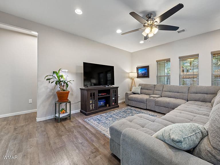 861 E Blue Jay Ln photo 3
