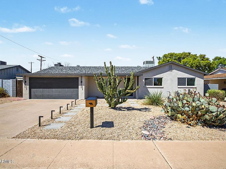 6814 E BELLEVIEW Street photo 3