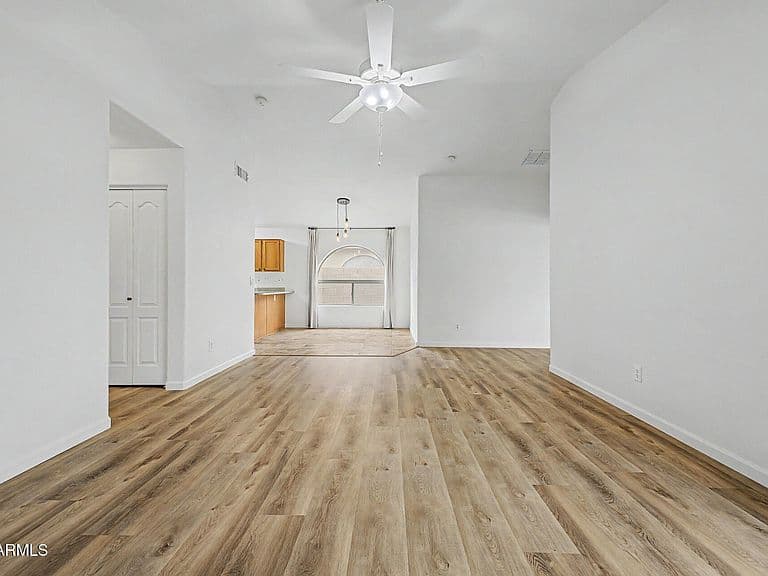 43924 W Cahill Drive photo 5