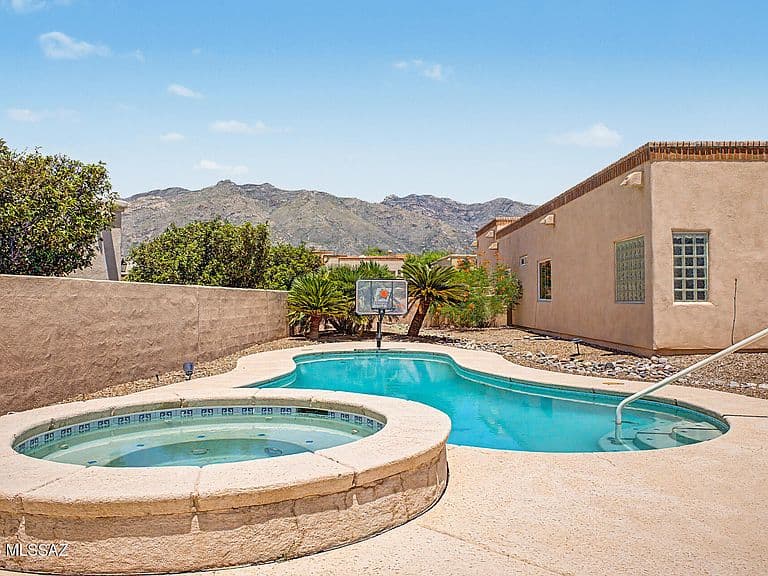 5026 E Colby Pl photo 1