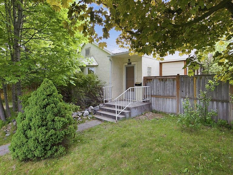 820 N Russell St photo 5