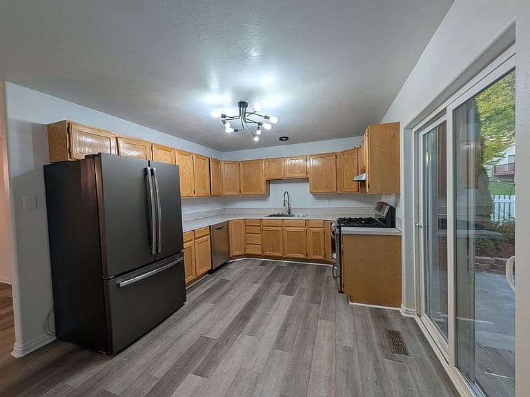 4662 Annies Way photo 5
