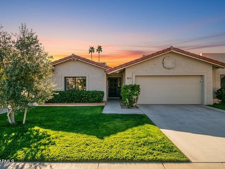 7631 E MEDLOCK Drive photo 1