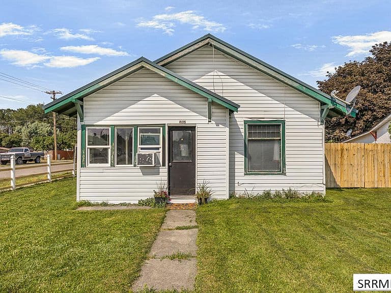 405 1st W photo 2