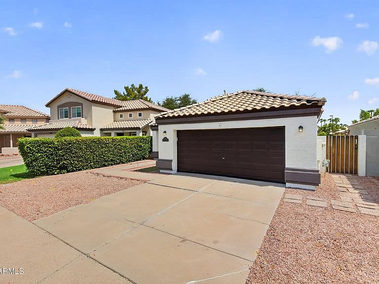 909 S SCALLOP Drive photo 4