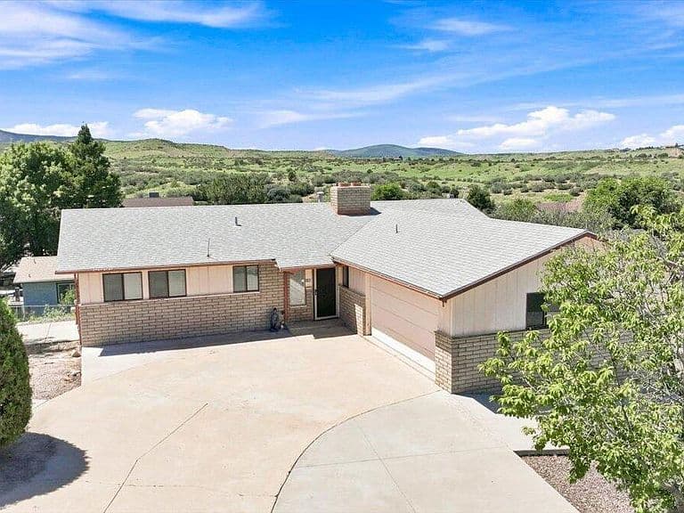 606 N COCHISE Drive photo 1
