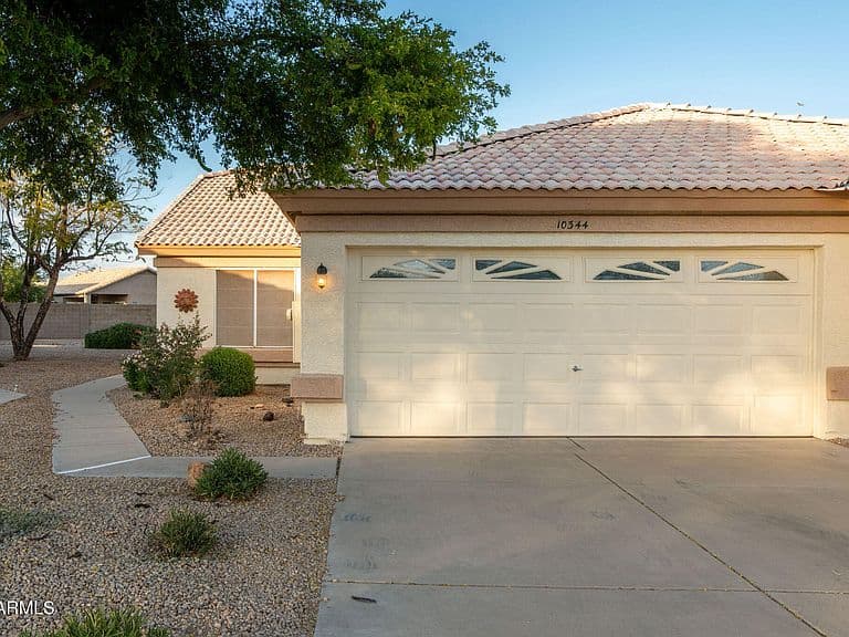 10344 W BURNETT Road photo 2