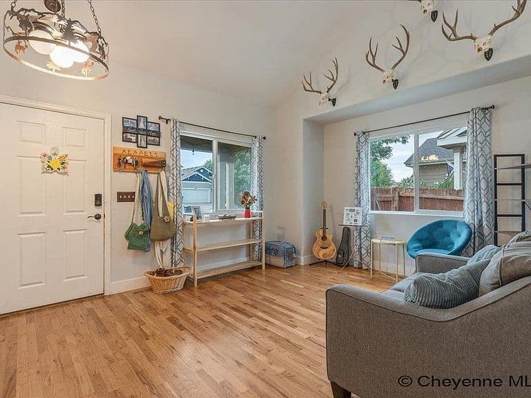 1709 Gettysburg Dr photo 3