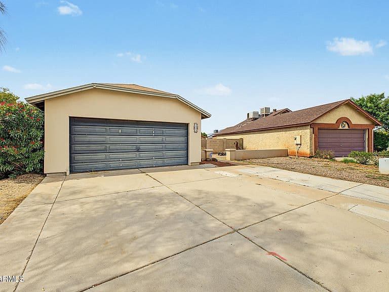 7354 N 69TH Avenue photo 3