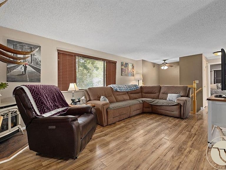 3705 Grecian Way photo 4